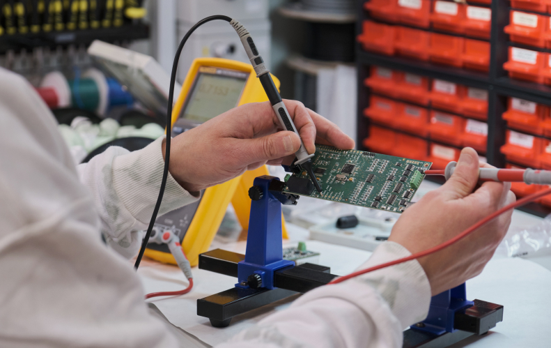 Petracarbon - Test Fixtures: Ensuring Precision In Manufacturing And Pcb Validation 1 Rf Test Fixtures