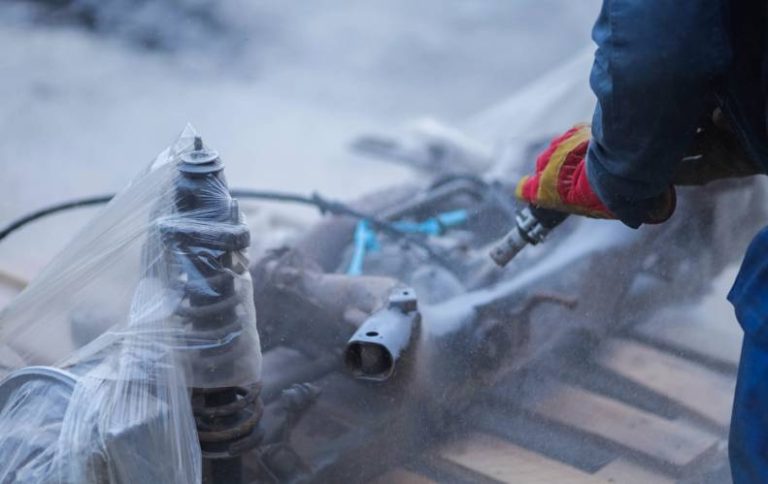 Advanced dry ice blasting solutions
