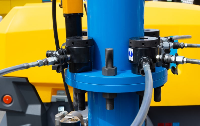 Petracarbon - Understanding Bolt Elongation In Hydraulic Tensioning: A Guide For Precision Assembly 1 Bolt Elongation In Hydraulic Tensioning