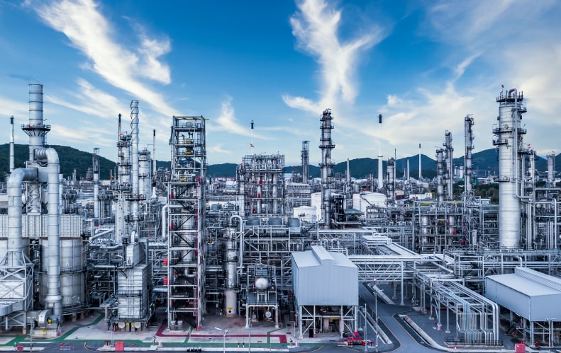 Petracarbon - Boosting Safety &Amp; Efficiency: Hydraulic Torque Wrenches Vs. Bolt Tensioners For Petrochemical Refineries In Singapore 1 Hydraulic Torque Wrenches Vs. Bolt Tensioners